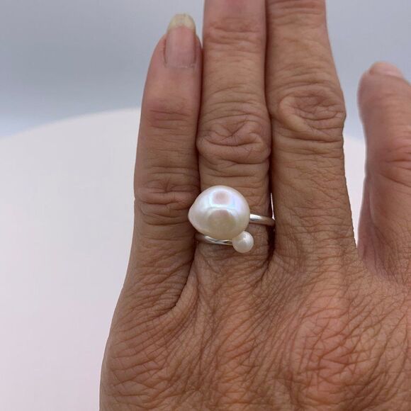 Ring, NWOT, real pearls, sterling 925 silver, adjustable, large baroque white - Picture 5 of 16